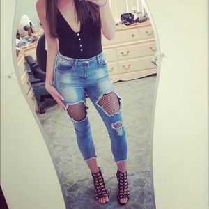 Fishnet Ripped Jeans 👖 🔥